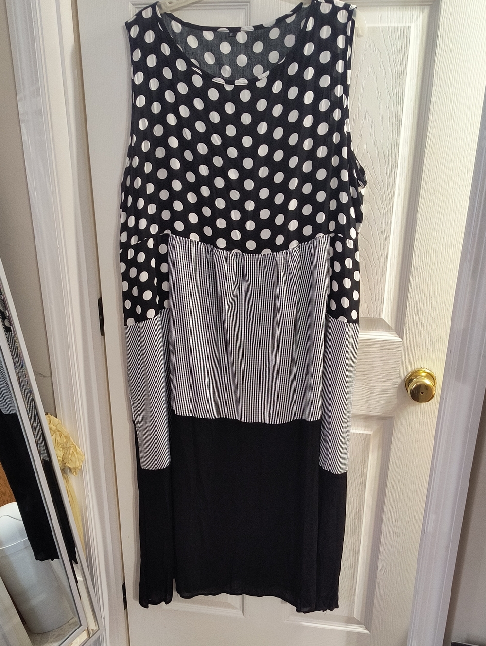 Sleeveless Black and White Mixed-Print Maxi Dress